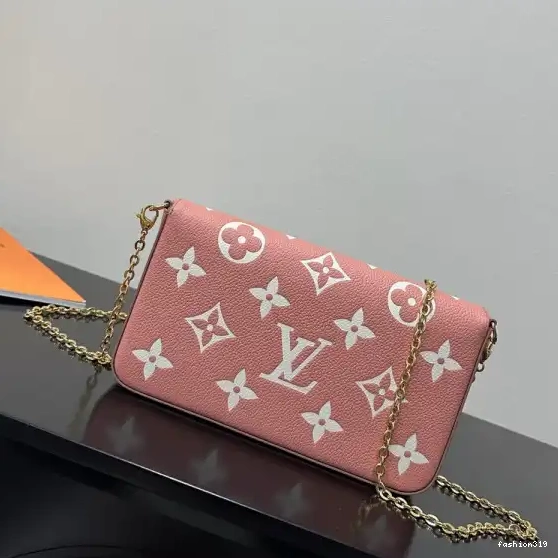 VUITTON LOUIS POCHETTE FÉLICIE 0430